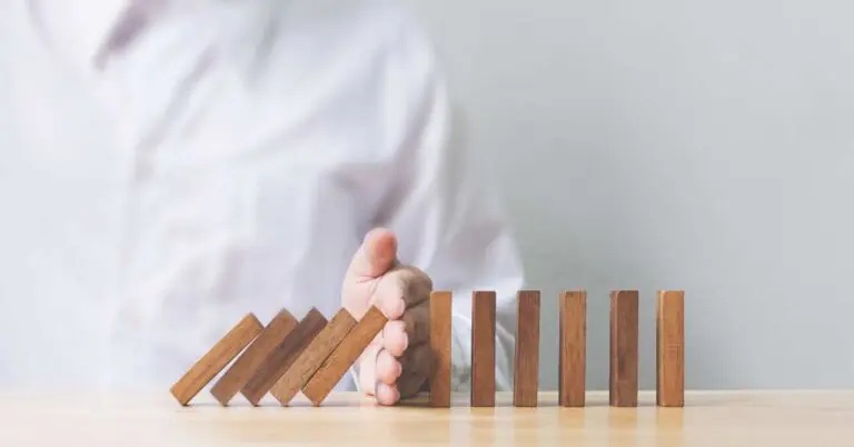 dominoes